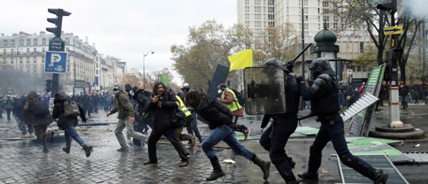 Wielkie protesty we Francji z okazji rocznicy wyjścia na ulicę „żółtych kamizelek”