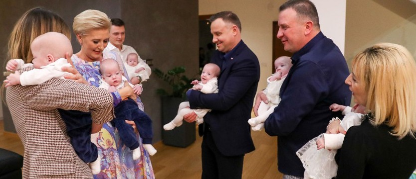 Z okazji Światowego Dnia Wcześniaka para prezydencka odwiedziła sześcioraczki