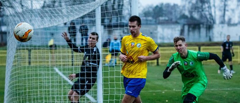 Piłka nożna. Derby Szczecina na remis