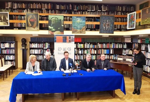 Nagroda literacka Jantar ogłoszona przez marszałka województwa zachodniopomorskiego Olgierda Geblewicza podczas konferencji prasowej w Książnicy Pomorskiej w Szczecinie