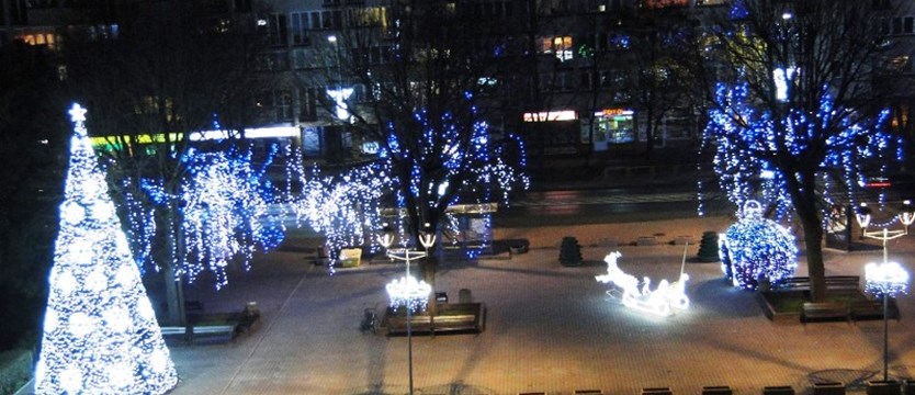 Plac w Gryfinie gotowy na zabawę z Mikołajem