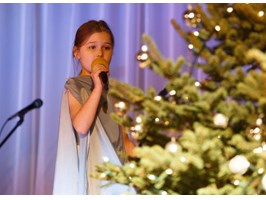 Świąteczne śpiewanie w Pałacu Młodzieży. To był etap rejonowy corocznego festiwalu