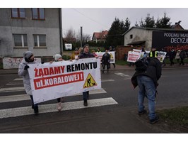 Protest w Bezrzeczu. Chcą remontu drogi