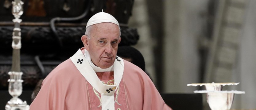 Papież zniósł tajemnicę papieską w sprawach nadużyć seksualnych