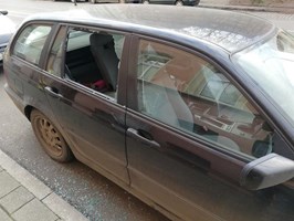 Uszkodzili i okradli siedem samochodów na Niebuszewie