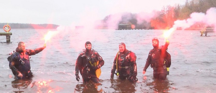 Szukali Nowego Roku. Znaleźli go w wodzie