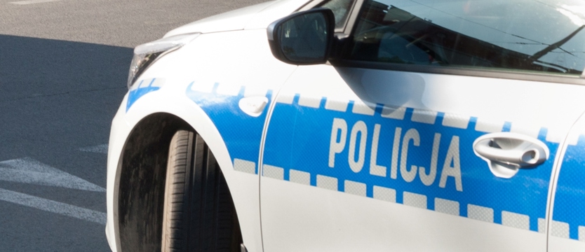 Potrącił kobietę na pasach i uciekł. Poszukuje go policja