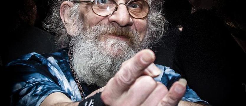 Pod sceną czeka na Niego stałe miejsce. W sobotę – kolejne Heniutki