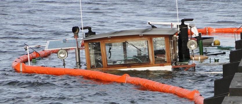 Przy gryfińskim nabrzeżu zatonęła barka