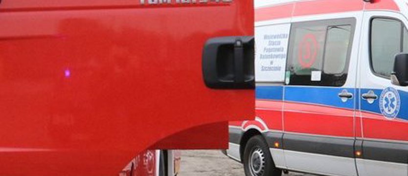 Zderzenie busa z ciężarówką. Nie żyją dwie osoby