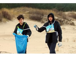Sprzątali plażę. Ruszyła „Bałtycka Odyseja”