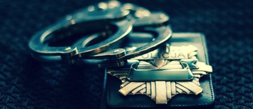 Seniorzy wykręcili numer oszustowi. Fałszywy policjant w areszcie