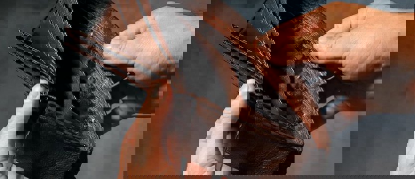 Serwis aukcyjny oszukał klientów. Prokuratura zatrzymała dwie osoby