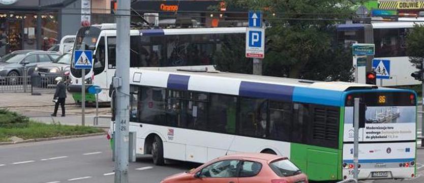 Wchodzą zmiany na liniach 901 i 908