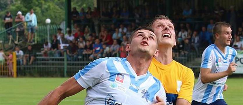 Piłka nożna. Świt ponownie zwycięski