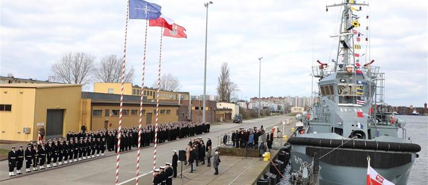 Na holowniku podniesiono banderę. Bolko już w służbie flotylli