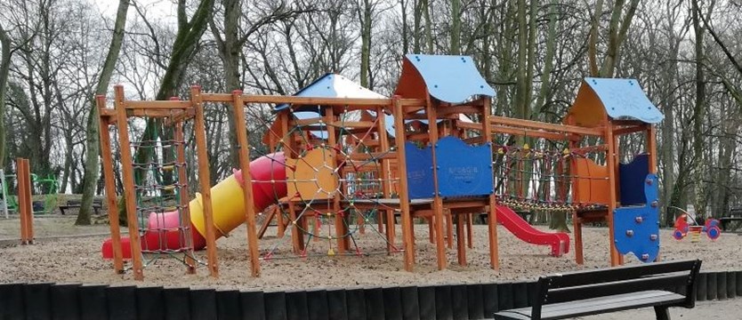 Zakaz użytkowania placów zabaw, siłowni pod chmurką i skateparków w Szczecinie