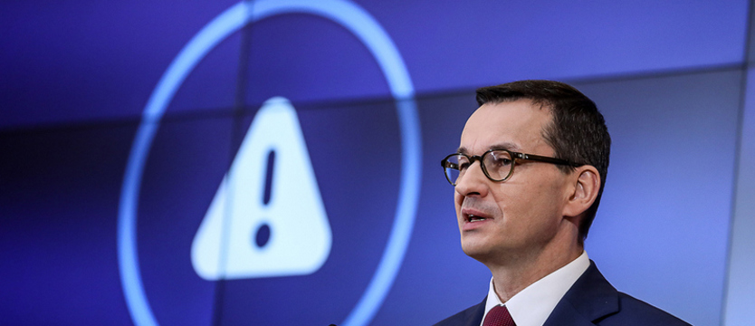 Rząd wprowadza nowe obostrzenia, by ograniczyć zakażenia