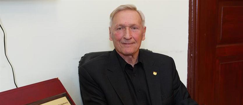 Siatkówka. Błyskawica myślami w II lidze