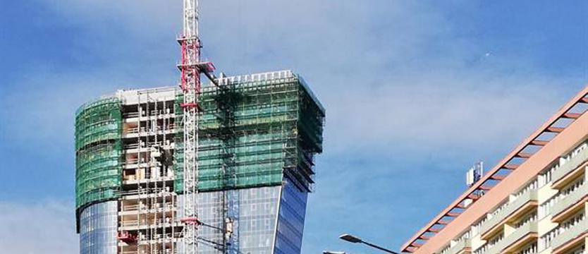 Na przekór epidemii. Budowa Hanza Tower zgodnie z planem