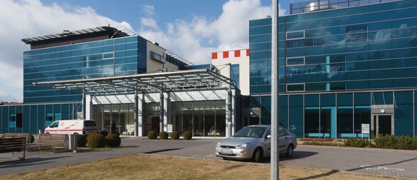 Dwoje pracowników szpitala w Zdunowie z koronawirusem
