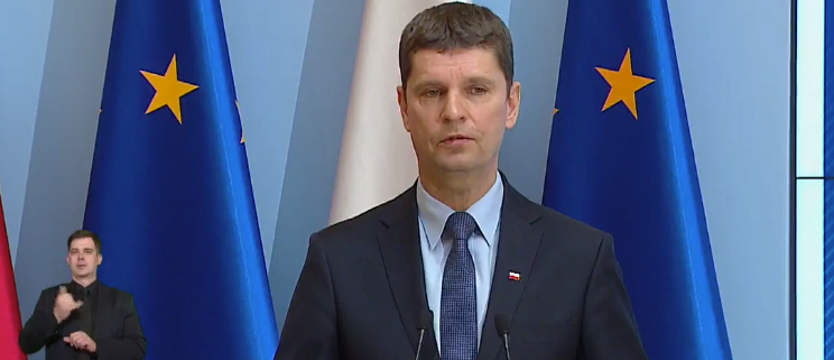 Szkoły i uczelnie zamknięte do 24 maja. Matury tylko pisemne