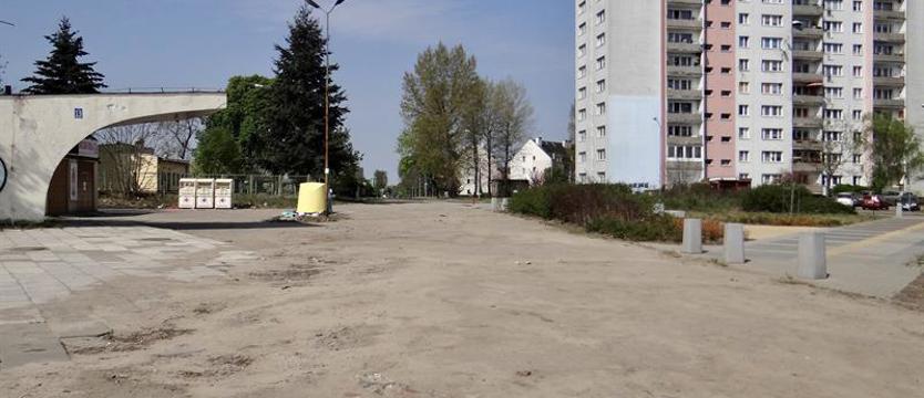 W Zdrojach obok dojścia do stacji PKP powstaną nowe chodnik i parkingi
