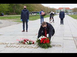 Lewica świętowała 1 Maja pod pomnikiem Czynu Polaków