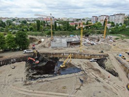 Na budowie szczecińskiego aquaparku praca wre