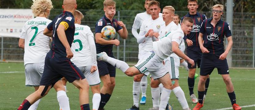 Piłka nożna. Portowcy tuż za podium