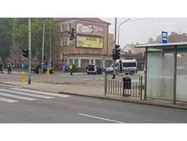 Zderzenie samochodu z autobusem na Mickiewicza w Szczecinie