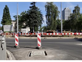 Plac Szarych Szeregów w długi weekend bez aut