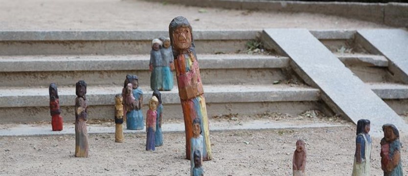 Rzeźby wychodzą na spacer na szczecińskie Jasne Błonia