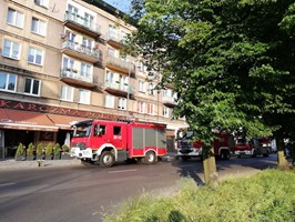 Strażacy gasili mały pożar w piwnicy przy pl. Lotników