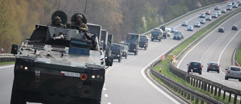 Defender Europe 20. Wojskowe kolumny wyjeżdżają z poligonu w Drawsku