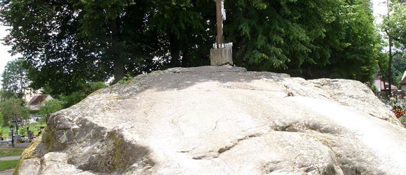 Największy taki kamień w Polsce. Głaz Trygława