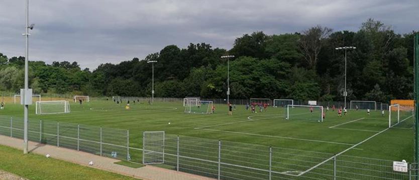 Piłka nożna. Brakuje boisk treningowych