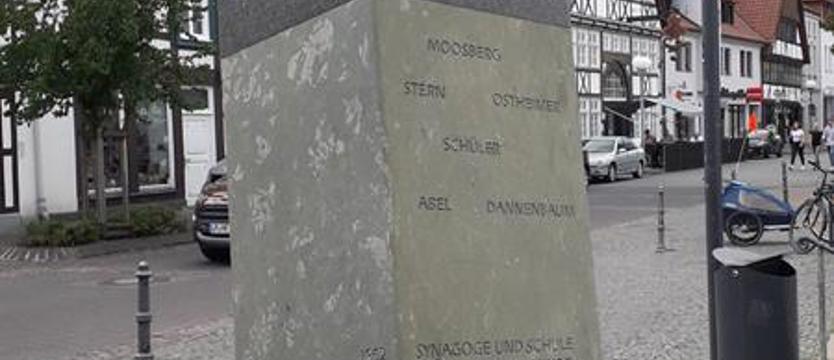 Na cmentarzu w Lippstadt. Pamięci naszych rodziców