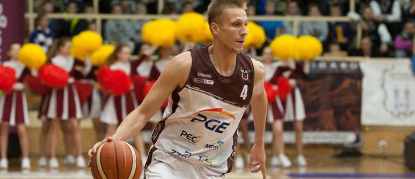 Koszykówka. PGE Spójnia ograła faworyta