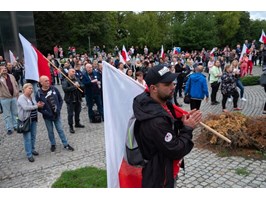 Protestujący w Szczecinie: „Mamy niby – pandemię”