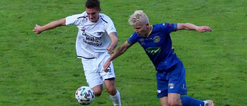 Piłka nożna. Flota uratowała remis