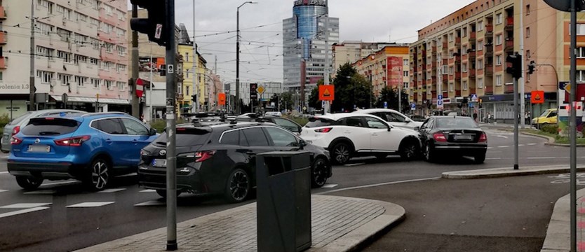 Zderzenie aut na placu Żołnierza Polskiego w Szczecinie