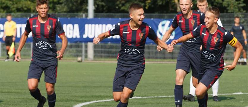 Piłka nożna. Braterskie gole wychowanków