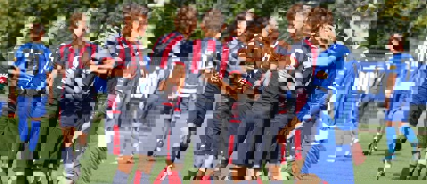 Piłka nożna. Trzecia wygrana z rzędu juniorów