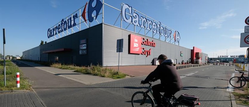 Zwolnienia grupowe w sieci Carrefour