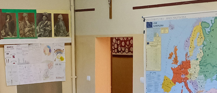 Sporna religia w środku zajęć