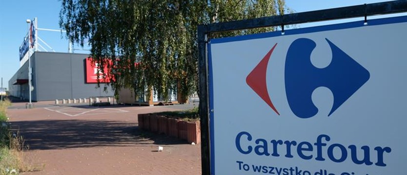 Carrefour wycofuje się ze zwolnień grupowych