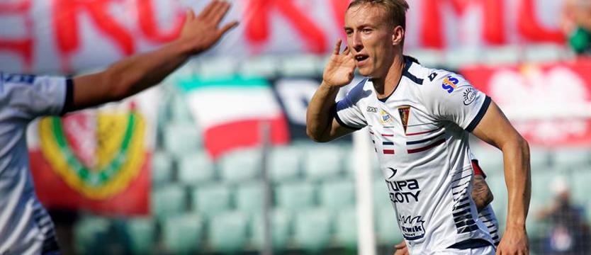 Piłka nożna. Buksa przestrzelił karnego