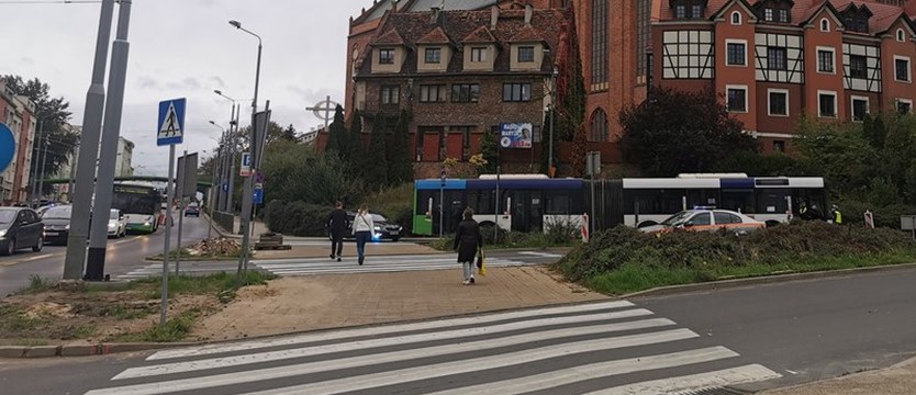 Zepsuty autobus zatarasował ul. Wyszyńskiego w Szczecinie