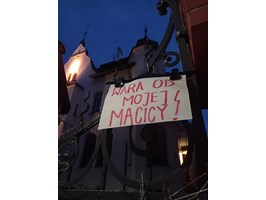Tłumy pod willą arcybiskupa. W Szczecinie odbyły się kolejne protesty